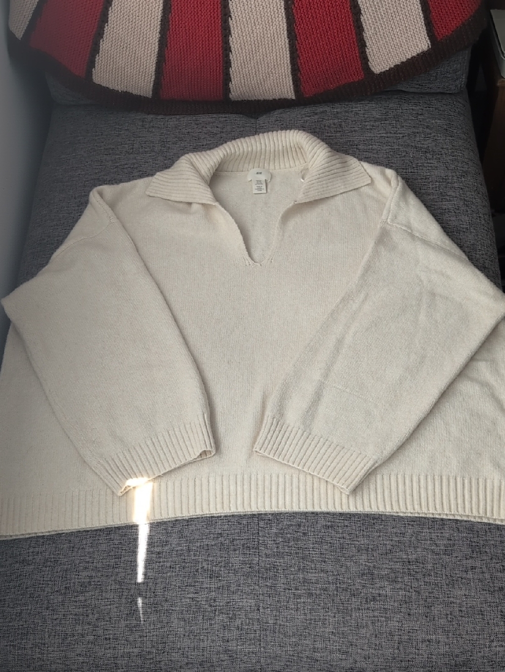 H&M Cream V-Neck Collar Sweater